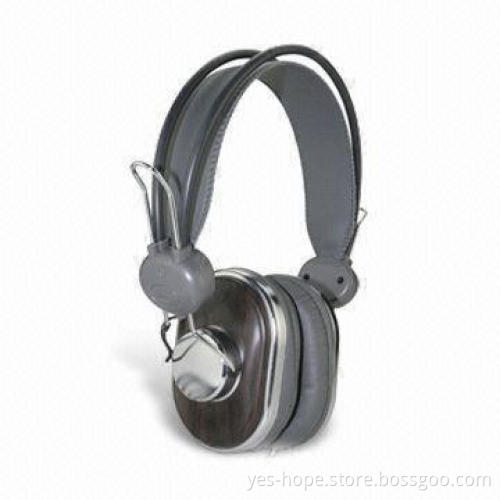 DJ Headphones with 3.5mm Stereo Plug and 100mW Maximum Input Power